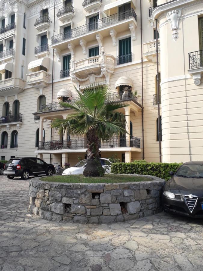 شقة La Casa Di Anna, In Palazzina Liberty Fronte Parco بورديغيرا المظهر الخارجي الصورة
